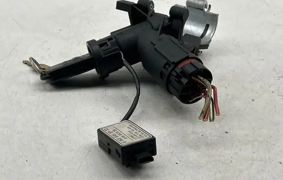 Mercedes-Benz ML W163 Ignition lock 1635459132 05047020 2795104670