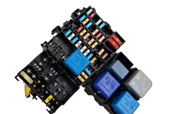 Renault Trafic III (X82) Fuse module PDBX82
