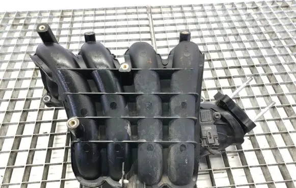 Hyundai i10 Intake manifold