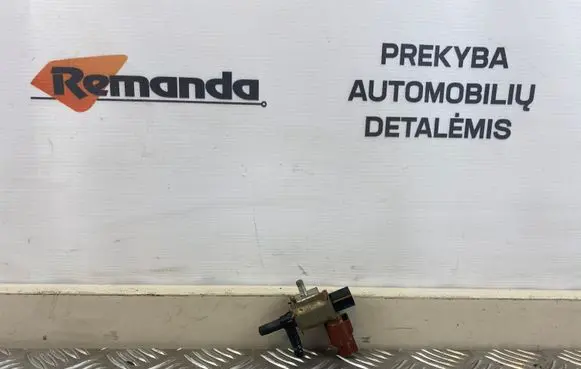 Nissan X-Trail T30 Valve vacuum K5T46573