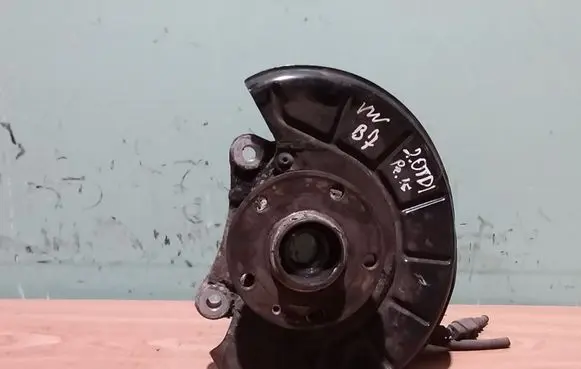 Volkswagen PASSAT B7 Front wheel hub 3C0407257G