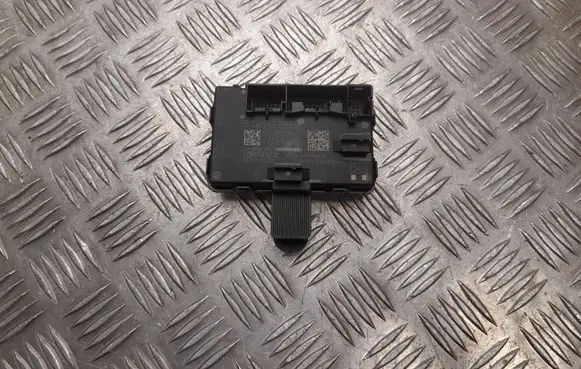 Skoda Octavia Mk4 Door control unit/module 5Q4959595H