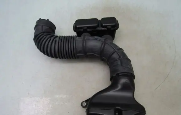 Suzuki SX4 S-Cross Air intake duct part 1376564T0