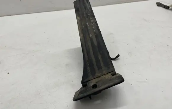 BMW 2 F45 Accelerator throttle pedal 6859999