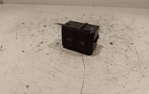 Tailgate opening switch
