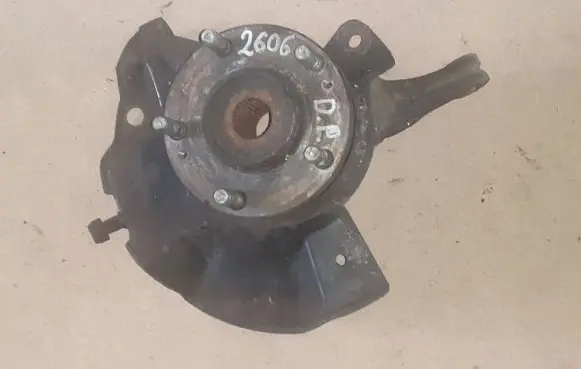Front wheel hub