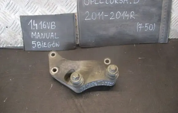 Opel Corsa D Gearbox mounting bracket 13185906