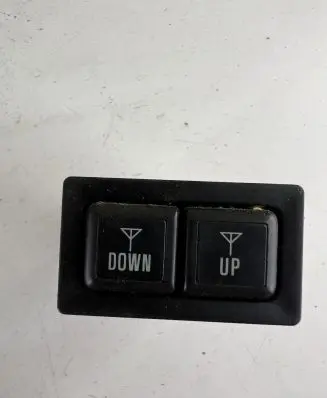 Toyota Land Cruiser (HDJ90) Aerial antenna switch 156798 7980N22