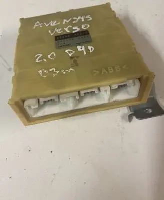 Toyota Avensis Verso Other control units/modules 8865044210