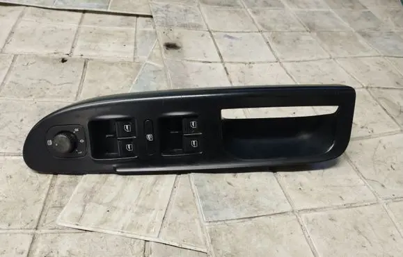 Volkswagen PASSAT B6 Electric window control switch 3C1867171B 1K4959857A 1K0959565H