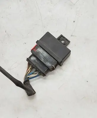 Citroen C4 I Fuel pump relay 240107