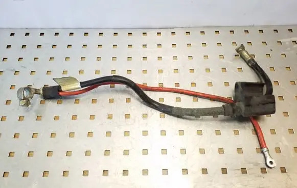 Volkswagen Touran I Positive cable (battery)