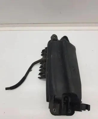 Vacuum air tank