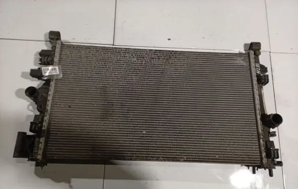 Opel Insignia A Coolant radiator 13241725