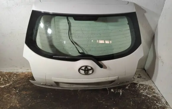 Toyota Auris 150 Tailgate/trunk/boot lid 