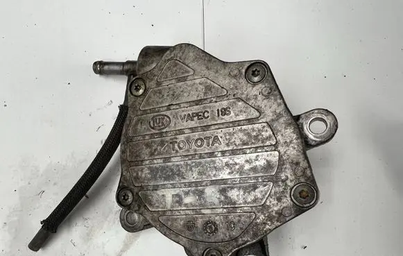 Toyota RAV 4 (XA30) Vacuum pump 03110675