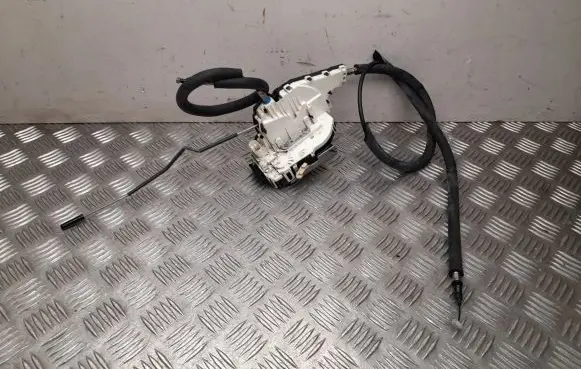 Maserati Ghibli Front door lock 673007275