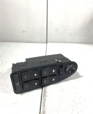 BMW 5 E39 Electric window control switch 61318368986