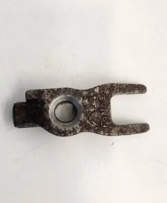 Peugeot 3008 II Fuel Injector clamp holder 9811760780