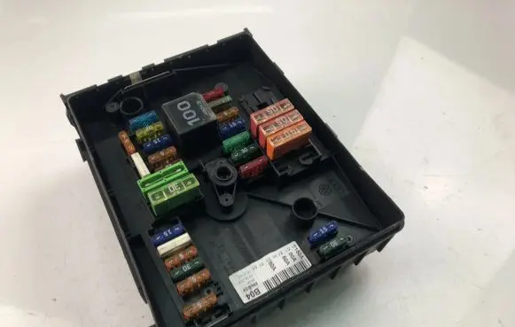 Volkswagen Touran I Fuse box set 1K0937125A