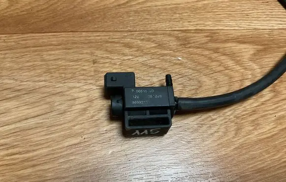 Volvo V70 Turbo solenoid valve 70051500 8699233 05T229