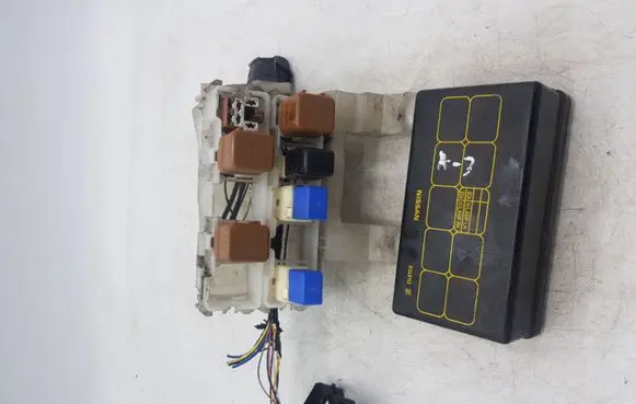 Nissan X-Trail T30 Fuse box set 25230 79964 41018C