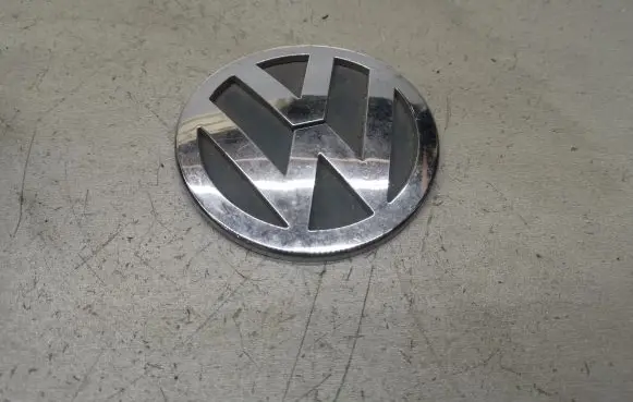 Volkswagen Polo IV 9N3 Manufacturers badge/model letters 6Q0853630A
