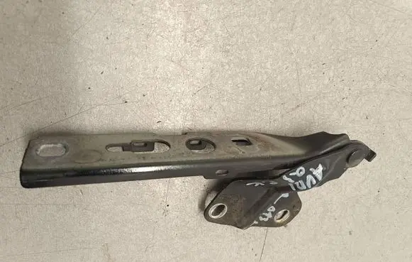 Audi Q3 8U Engine bonnet/hood hinges 8T0823311 8U0823301