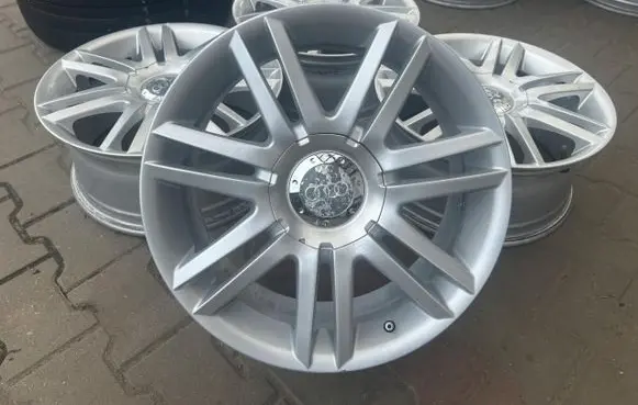Volkswagen Polo VI R17 alloy rim 