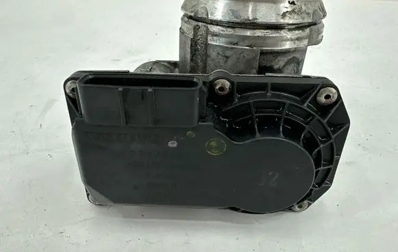Volvo V40 Throttle valve 31293930