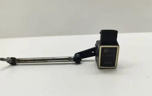 BMW 5 E60 E61 Headlight/headlamp level sensor 6778809