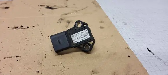 Audi A4 S4 B6 8E 8H Air pressure sensor 038906051C