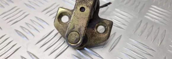 Ford Focus Rear door lock loop/hook striker 96BGF21982AH