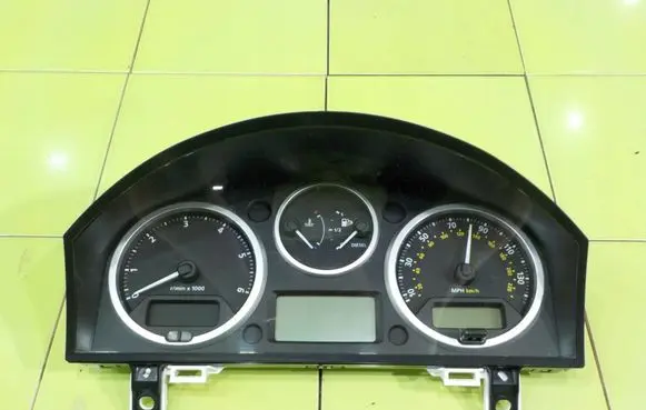 Rover Range Rover Speedometer (instrument cluster) YAC502190