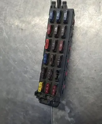 Mercedes-Benz C W202 Fuse module 2025450901