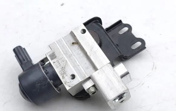 Toyota C-HR II Air conditioning (A/C) expansion valve 4475200440 5H13