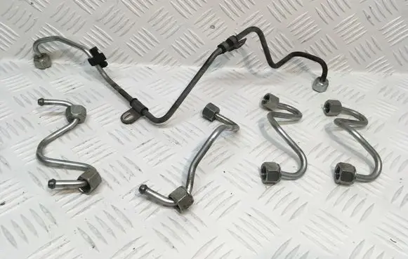 Nissan X-Trail T31 Fuel injector supply line/pipe 734026B