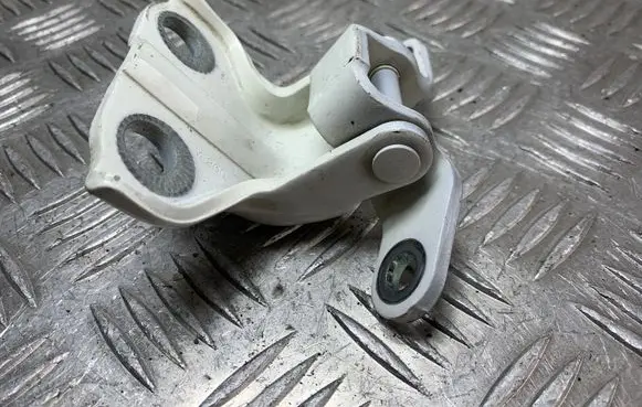 SsangYong Rexton Rear door lower hinge