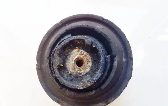 Mercedes-Benz E W210 Engine mount bracket