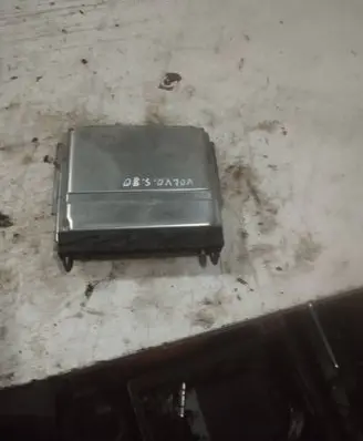Volvo S80 Engine control unit/module 0281001796