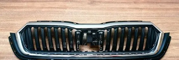 Skoda Octavia Mk4 Front bumper upper radiator grill 5E3853653