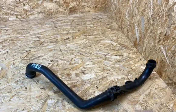 Mercedes-Benz GLC X253 C253 Engine coolant pipe/hose A2135010182