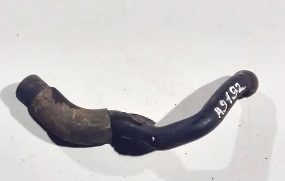 Mercedes-Benz C AMG W204 Engine coolant pipe/hose