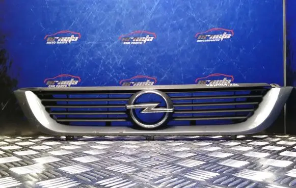 Opel Vectra B Front bumper upper radiator grill 90568226
