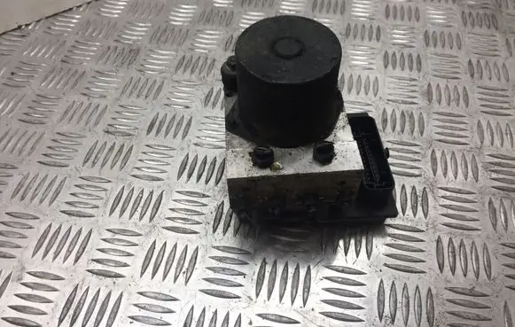 Audi A4 S4 B7 8E 8H ABS Pump 8E0910517B018