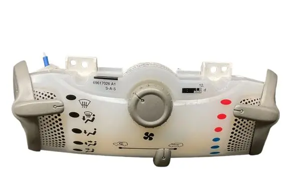 Toyota Aygo AB10 Climate control unit 559000H040