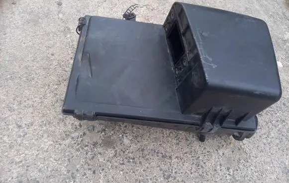 Audi 80 90 S2 B4 Air filter box cover 