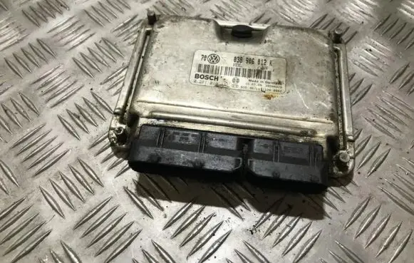 Volkswagen Golf IV Engine control unit/module 038906012k 0281010111