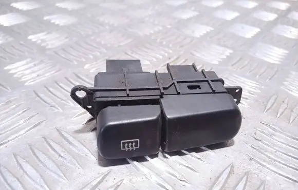 Mitsubishi Carisma Windscreen/window heater switch