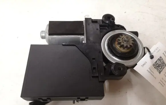 Volvo C30 Front door window regulator motor 979038100 31295175AA 976593110